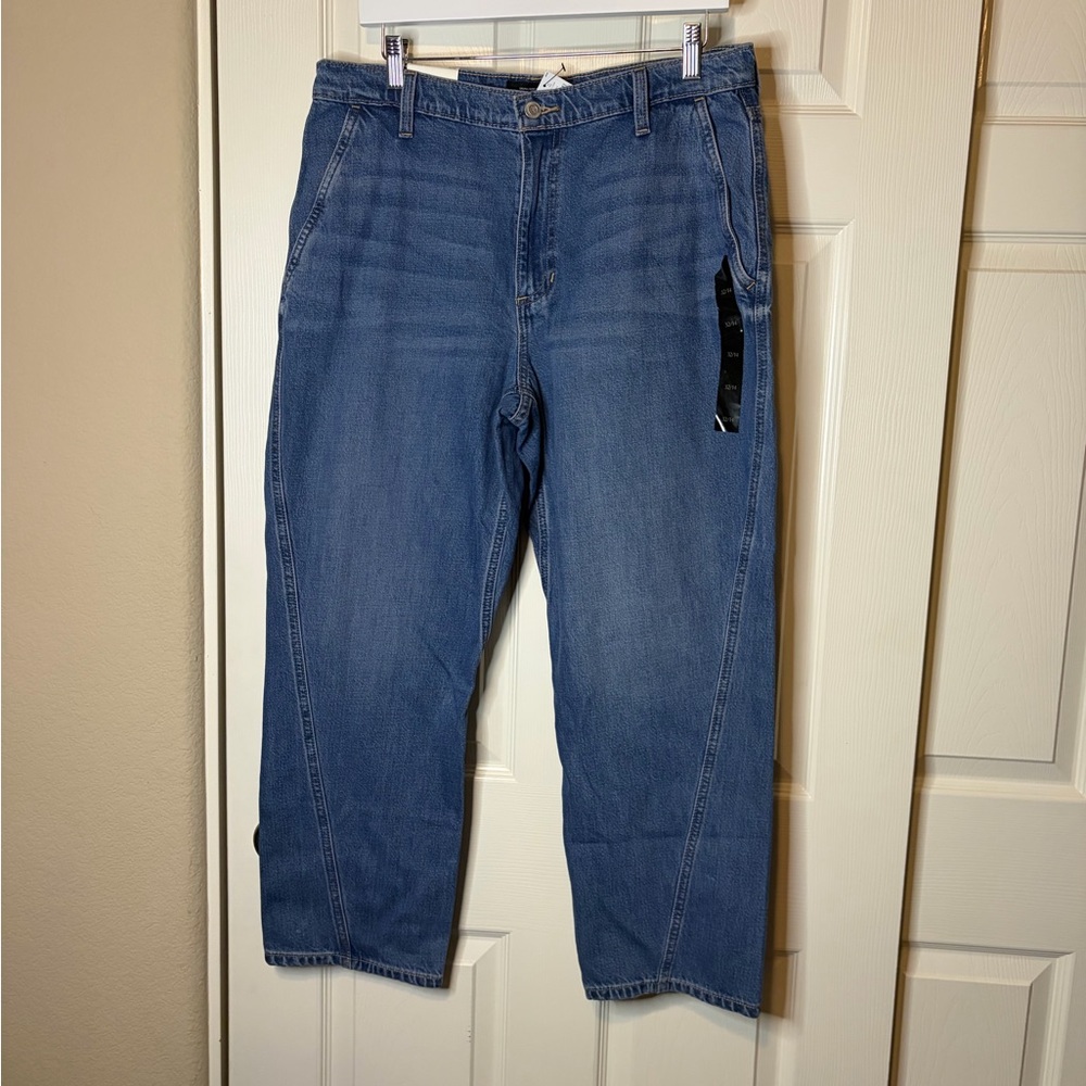 Women’s Banana Republic Med Wash Barrel Leg Blue Jeans 14 NWT